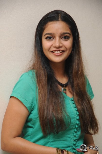 Swathi-Reddy-at-Tripura-Movie-Audio-Launch